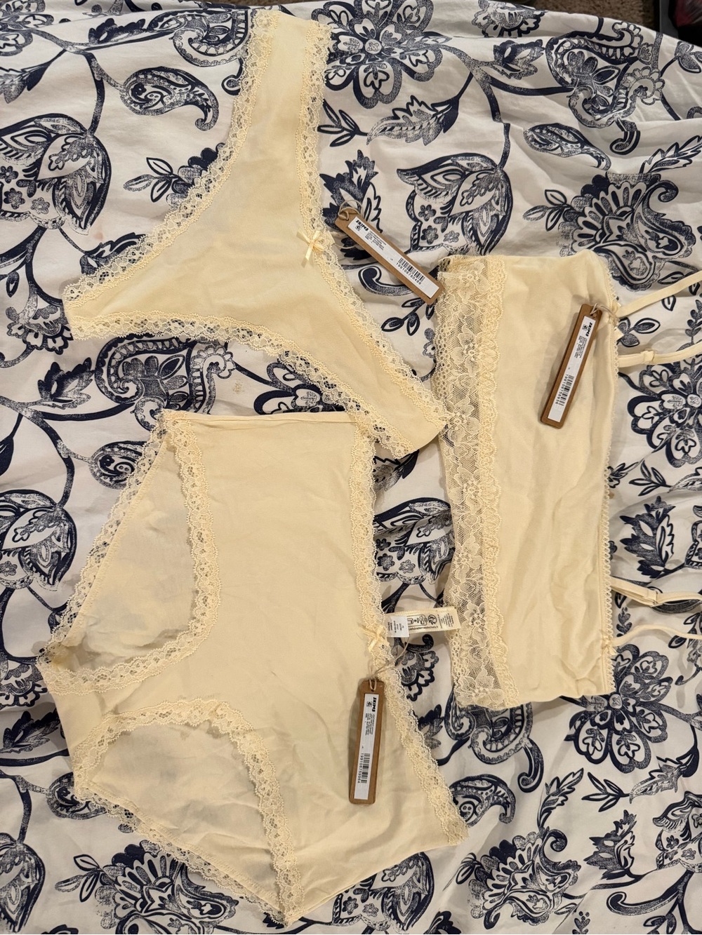 SKIMS lightweight Cotton Butter Tonal 2 piece set NWT